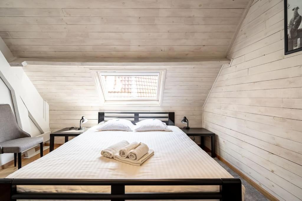 The Bruges Belfry View Apartment ภายนอก รูปภาพ