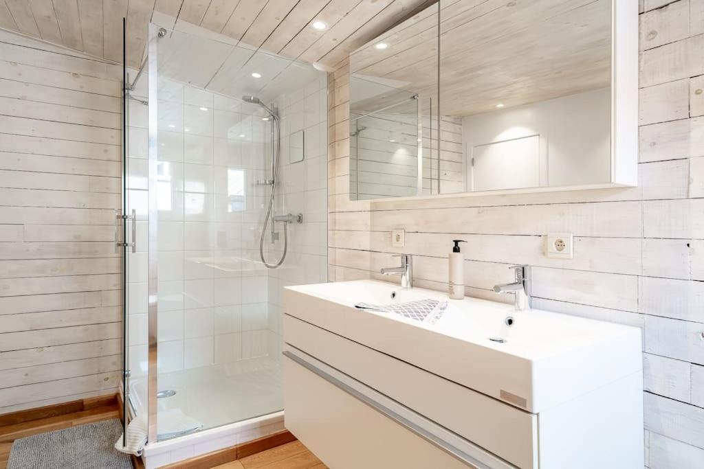 The Bruges Belfry View Apartment ภายนอก รูปภาพ